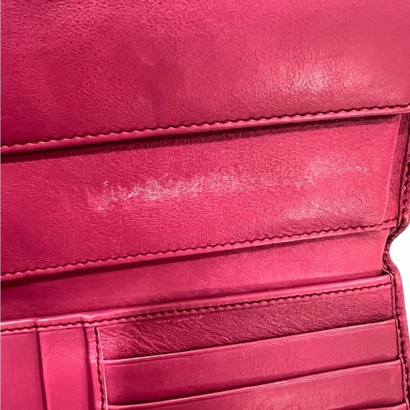 Gucci Leather Wallet | Magenta Pink Bifold Clutch Wallet - Picture 3 of 12